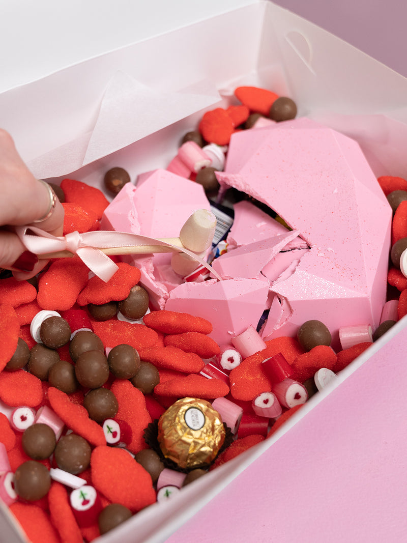 VALENTINE'S DAY: Sweet Heart Smash Box
